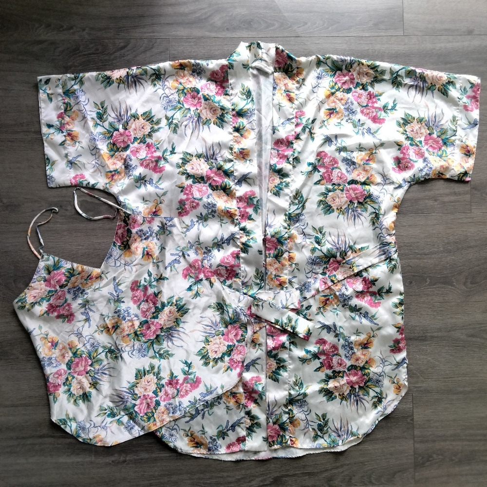 Vintage Kathryn 90’s White Pink Floral Silky Short Kimono Robe And Tank Top Sz M